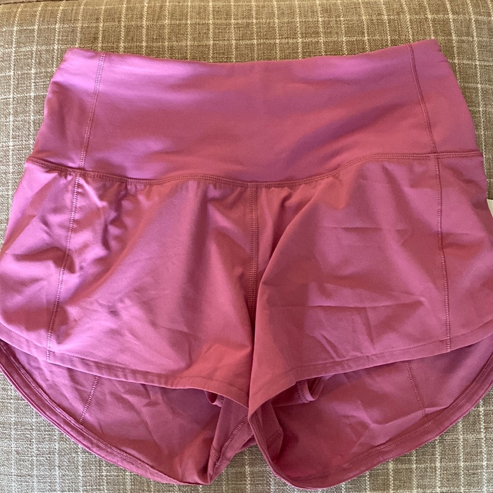BNWT Speed Up HR short 2.5 in